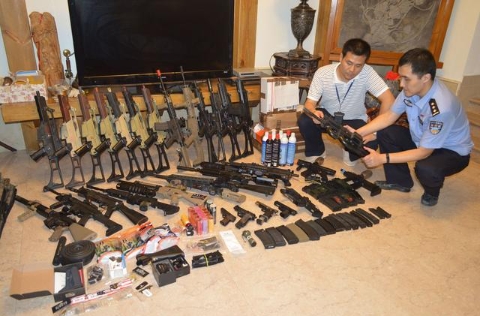 走私武器、彈藥罪